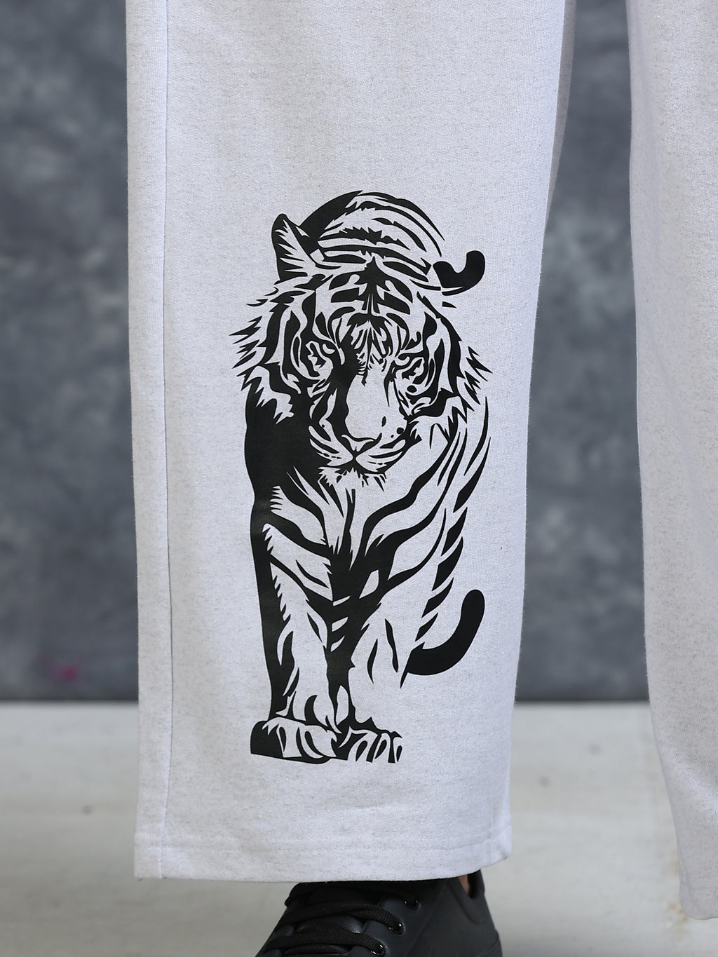 ARDEUR Men White Melange Cotton Blend Tiger Printed Baggy Fit Track Pants