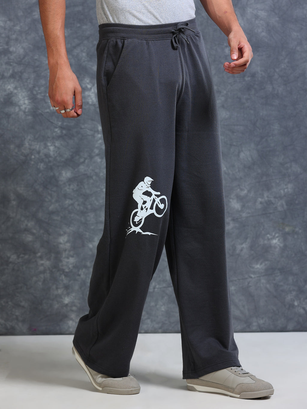 ARDEUR Men Steel Grey Cotton Blend Cyclist Printed Baggy Fit Track Pants