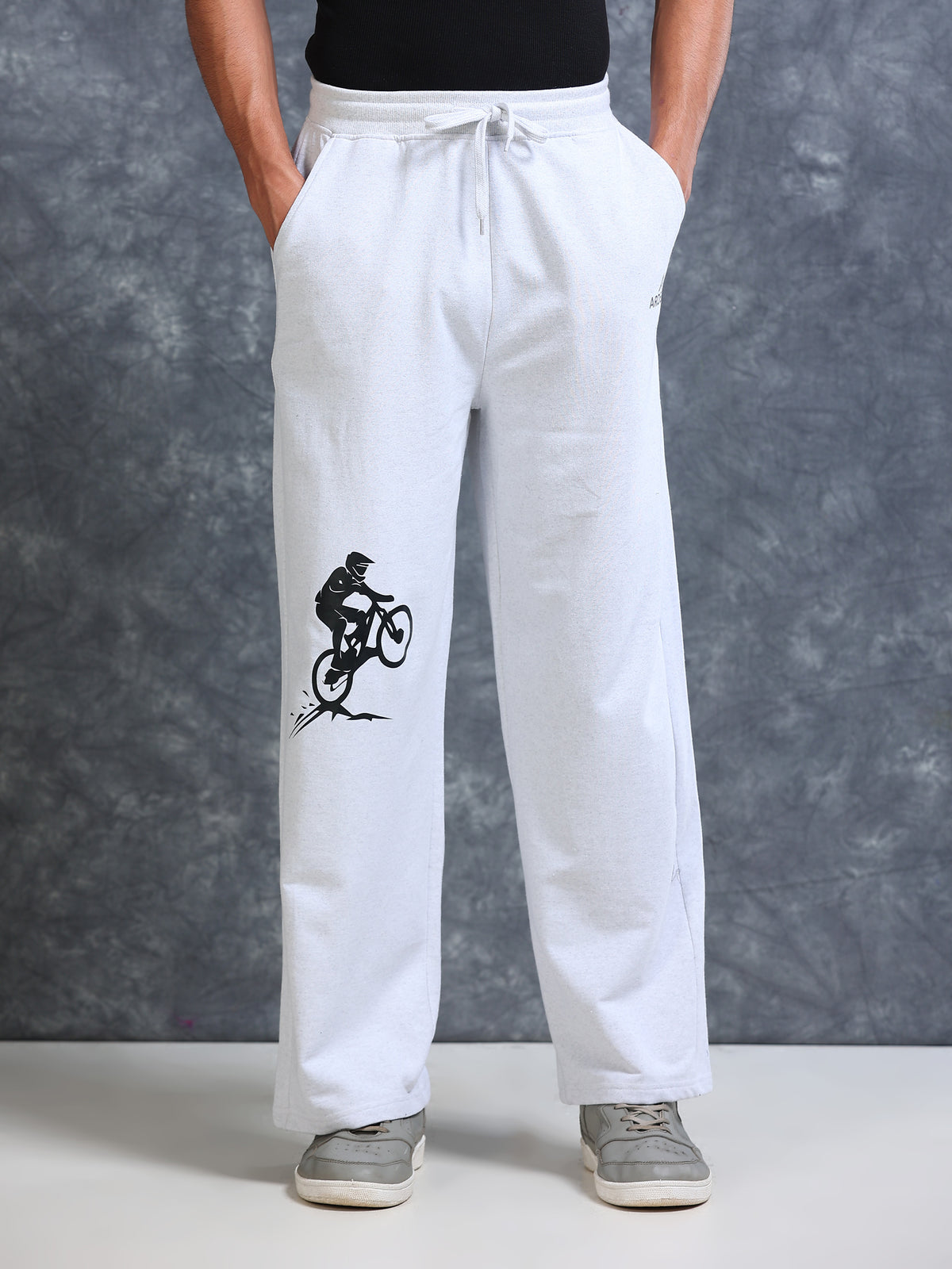 ARDEUR Men White Melange Cotton Blend Cyclist Printed Baggy Fit Track Pants