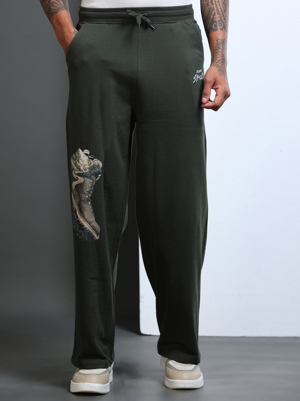 ARDEUR STREETZ Men Olive Cotton Blend Mountain Trail Graphic Baggy Fit Track Pants