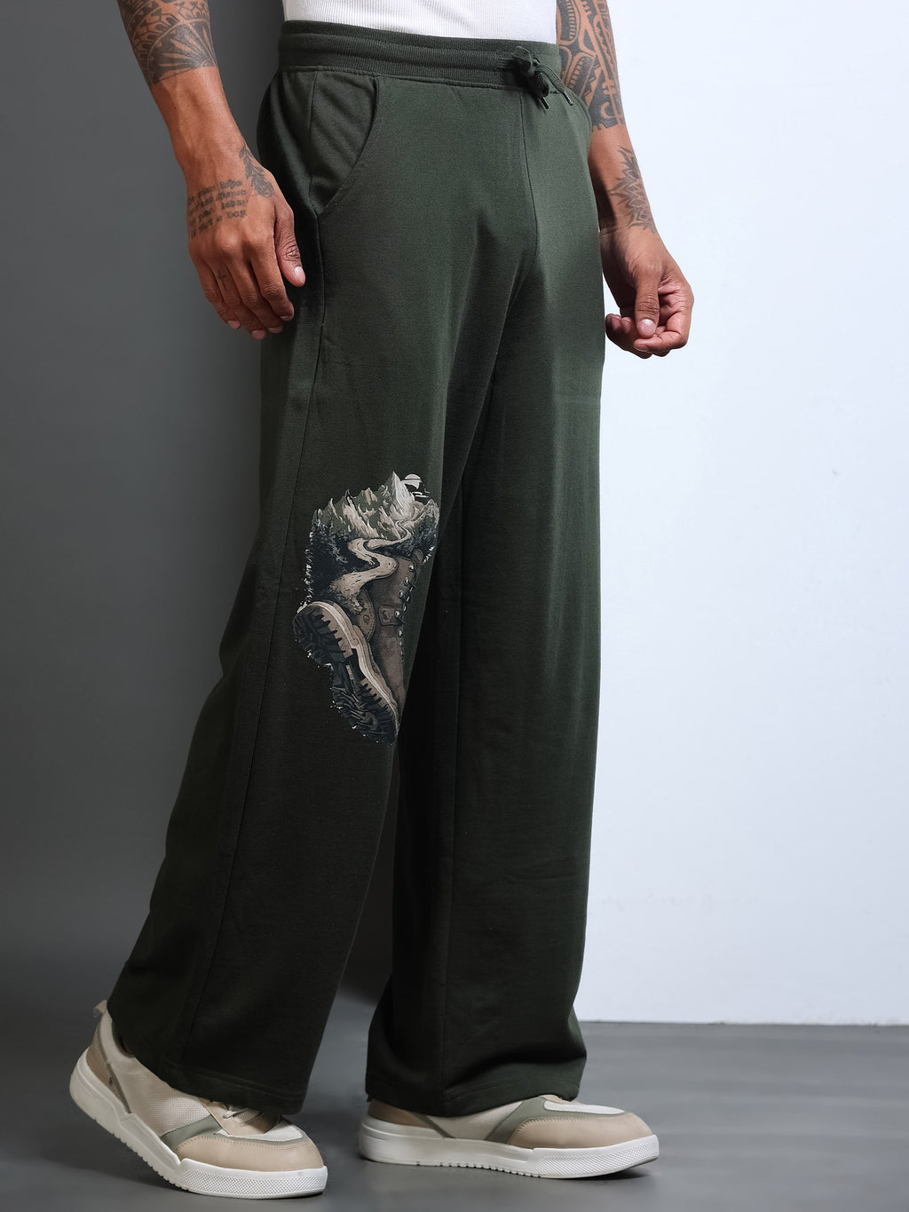 ARDEUR STREETZ Men Olive Cotton Blend Mountain Trail Graphic Baggy Fit Track Pants