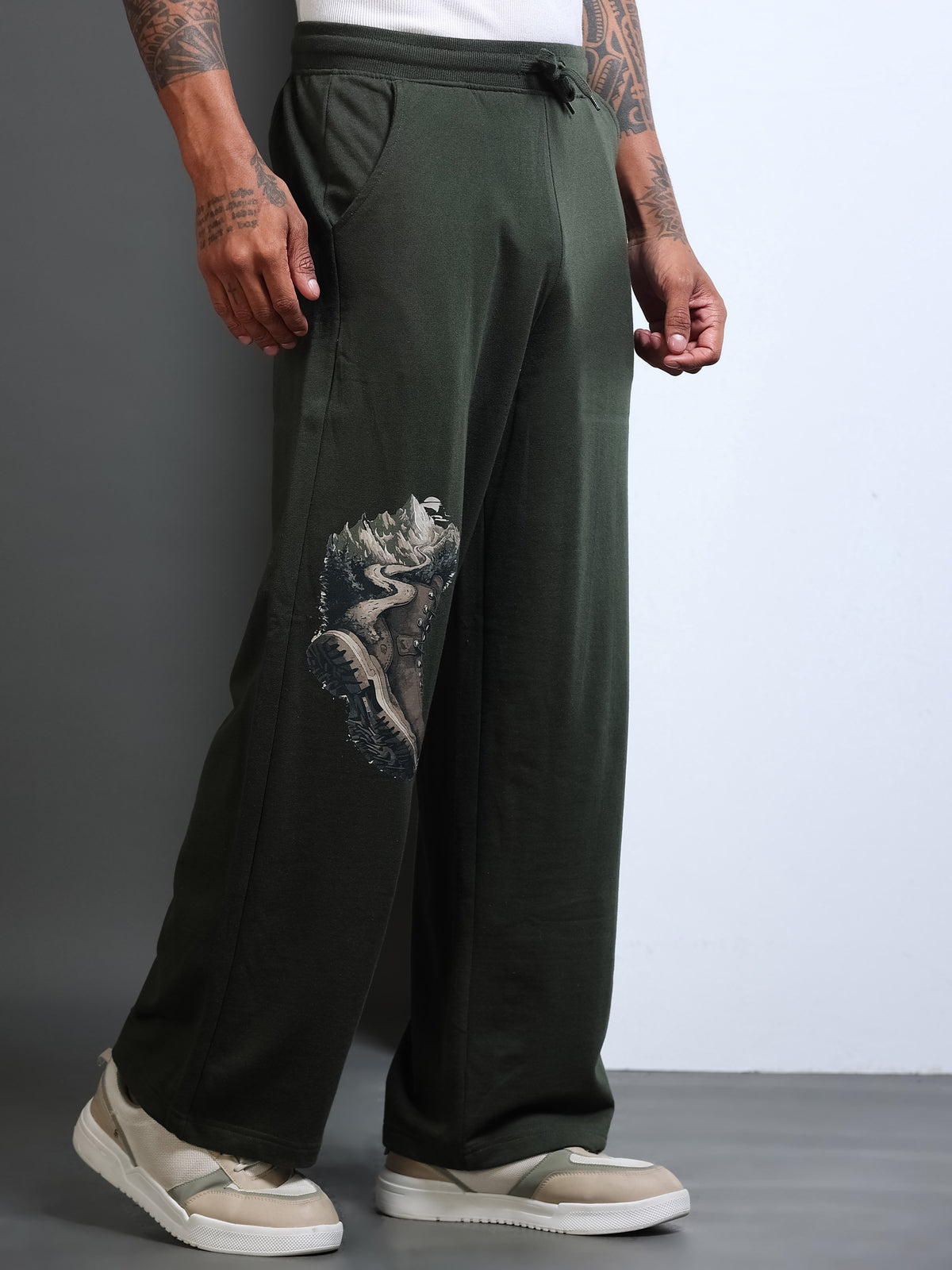 ARDEUR STREETZ Men Olive Cotton Blend Mountain Trail Graphic Baggy Fit Track Pants