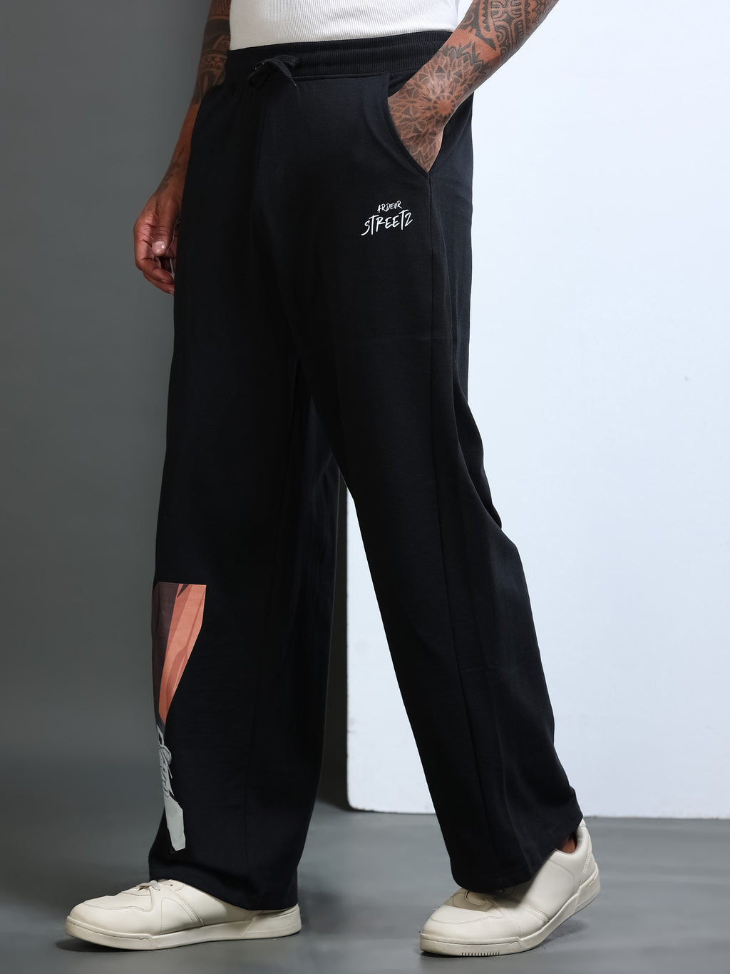 ARDEUR STREETZ Men Black Cotton Blend Sneaker Graphic Baggy Fit Track Pants