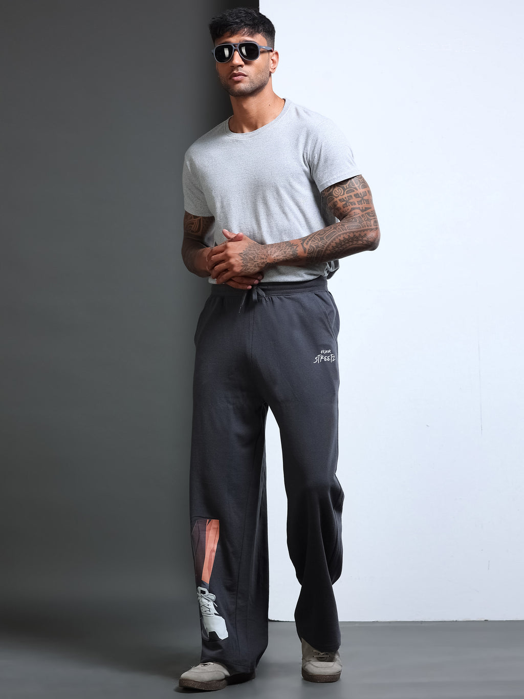 ARDEUR STREETZ Men Steel Grey Cotton Blend Sneaker Graphic Baggy Fit Track Pants