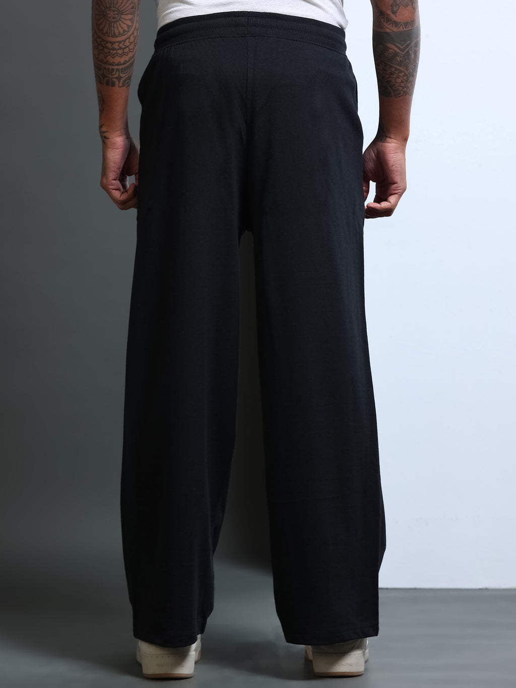 ARDEUR STREETZ Men Black Cotton Blend WE SCROLL THEY RULE Printed Baggy Fit Track Pants