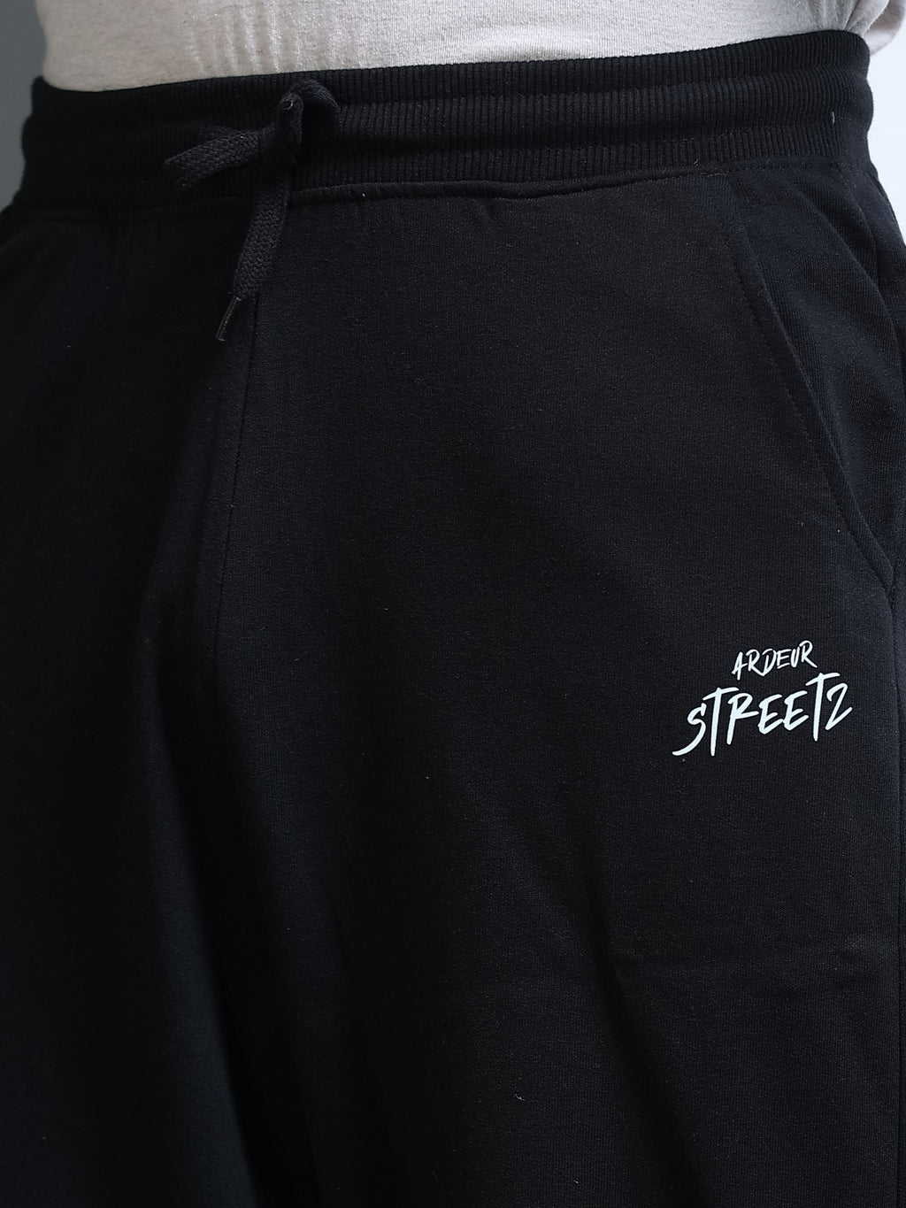 ARDEUR STREETZ Men Black Cotton Blend WE SCROLL THEY RULE Printed Baggy Fit Track Pants