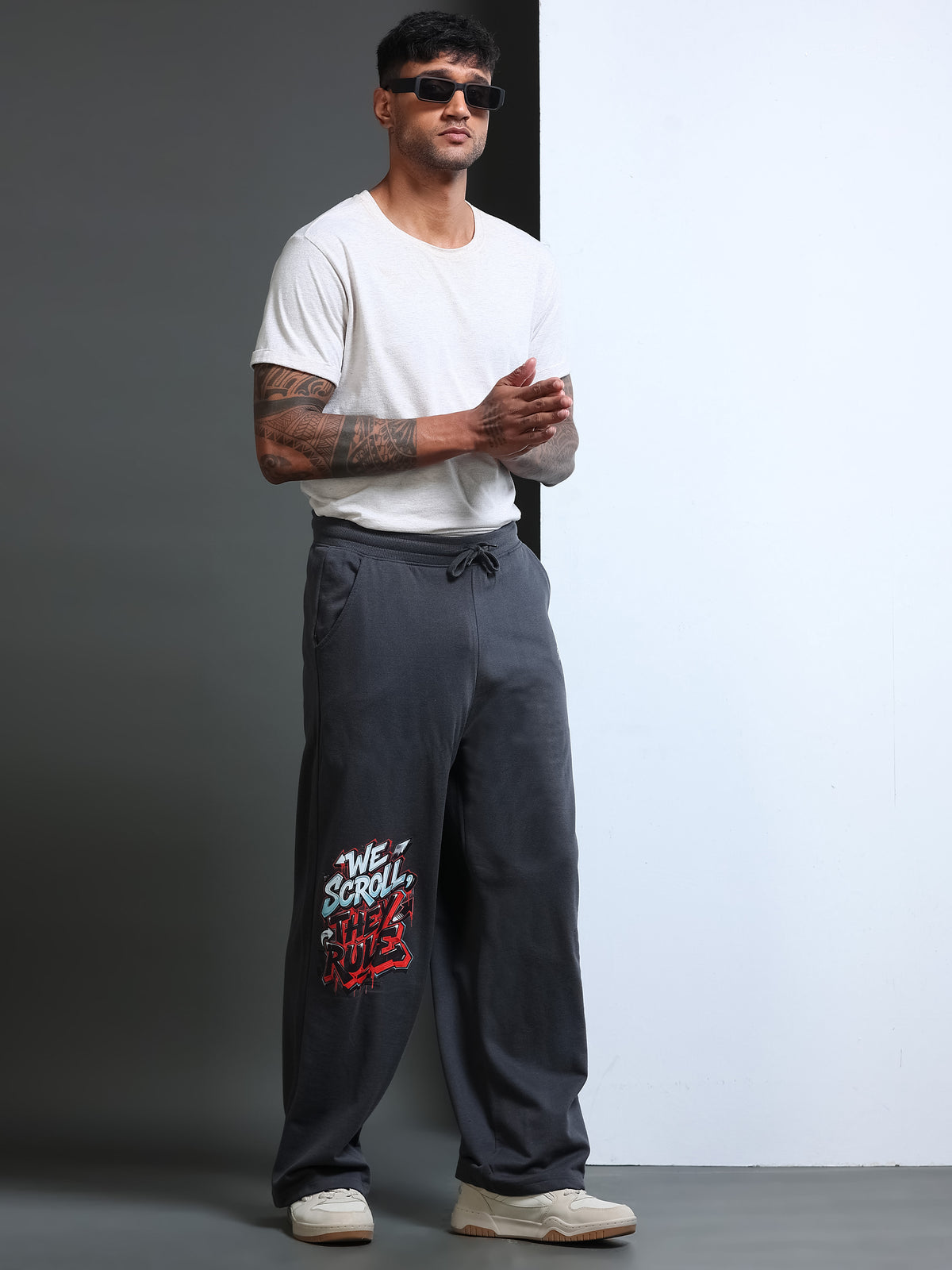 ARDEUR STREETZ Men Steel Grey Cotton Blend WE SCROLL THEY RULE Printed Baggy Fit Track Pants