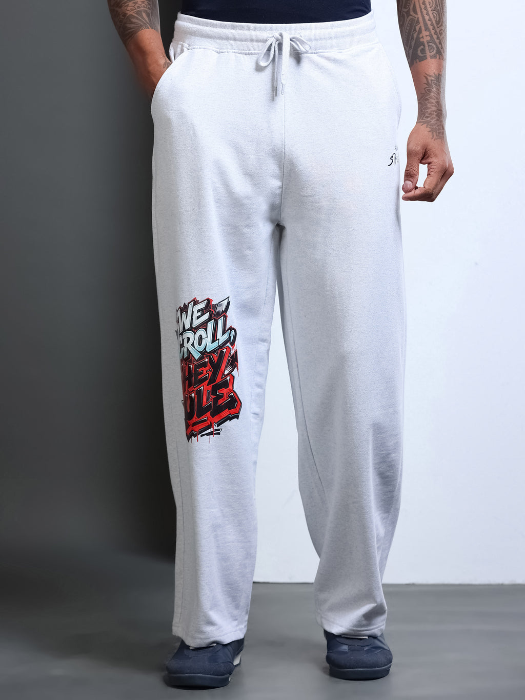 ARDEUR STREETZ Men White Melange Cotton Blend WE SCROLL THEY RULE Printed Baggy Fit Track Pants