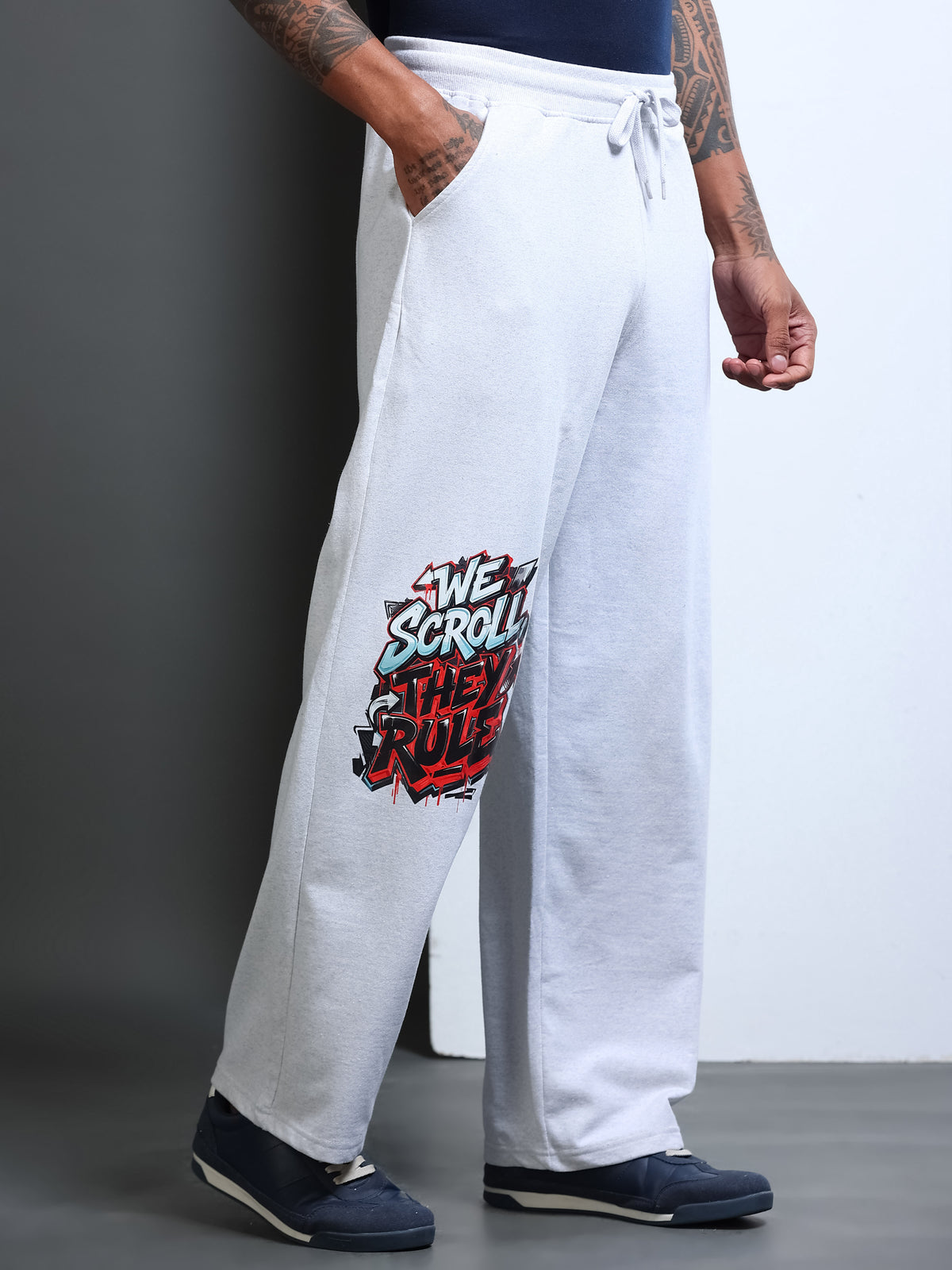 ARDEUR STREETZ Men White Melange Cotton Blend WE SCROLL THEY RULE Printed Baggy Fit Track Pants