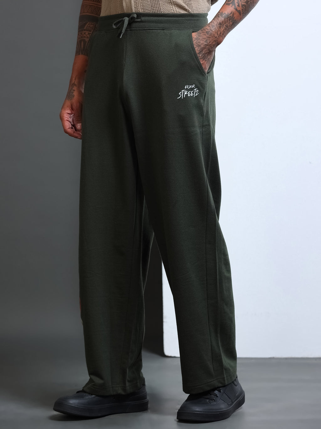 ARDEUR STREETZ Men Olive Cotton Blend Have Fun Printed Baggy Fit Track Pants