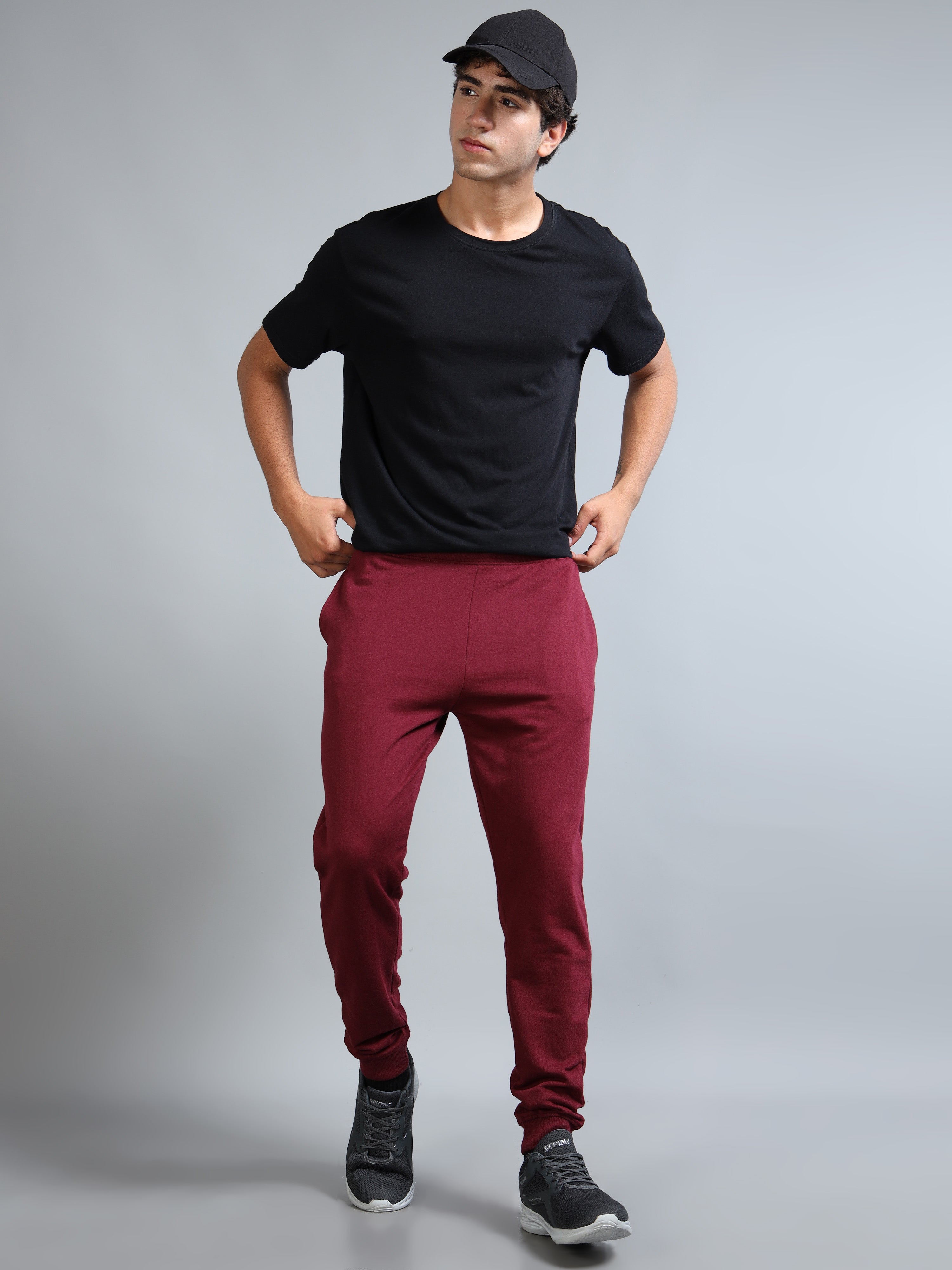 ARDEUR ZEAL IN YOU Men Maroon Self Design Mid-Rise Joggers